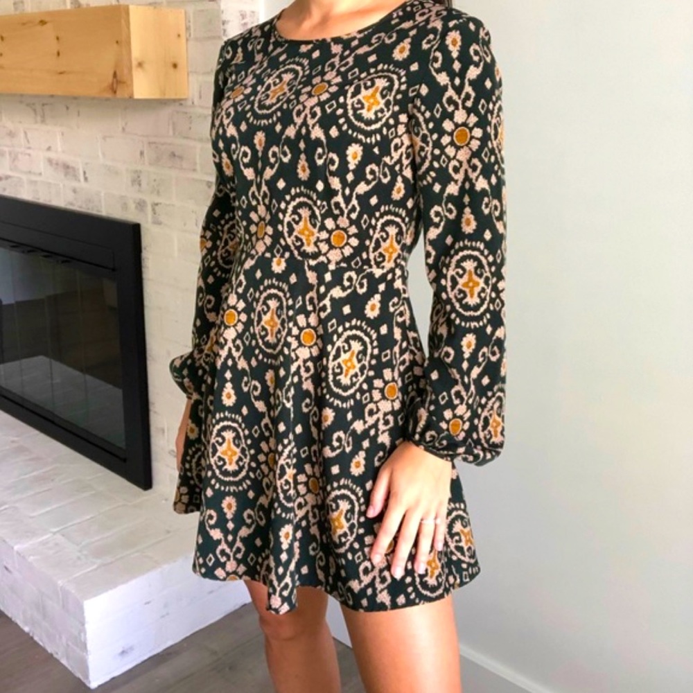 Forever 21 Green Print Scoop Neck Fit and Flare Mini Dress - size L
